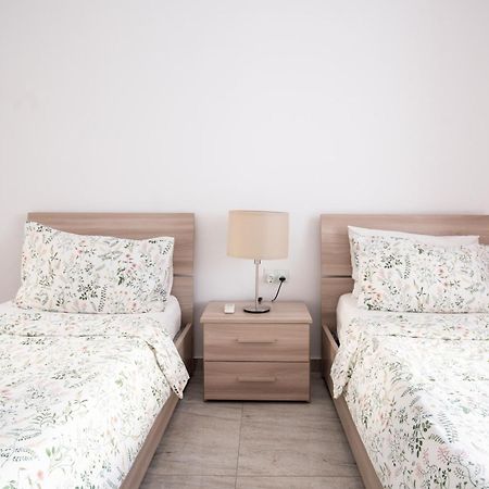 Brand New 2 Bed 2 Bath Apartment In Sliema By The Sea Екстериор снимка