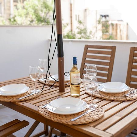 Brand New 2 Bed 2 Bath Apartment In Sliema By The Sea Екстериор снимка