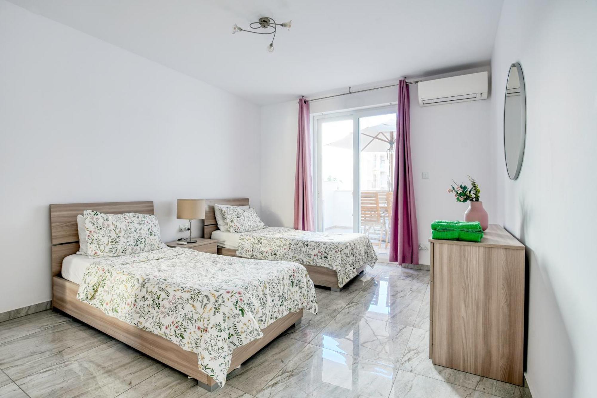 Brand New 2 Bed 2 Bath Apartment In Sliema By The Sea Екстериор снимка