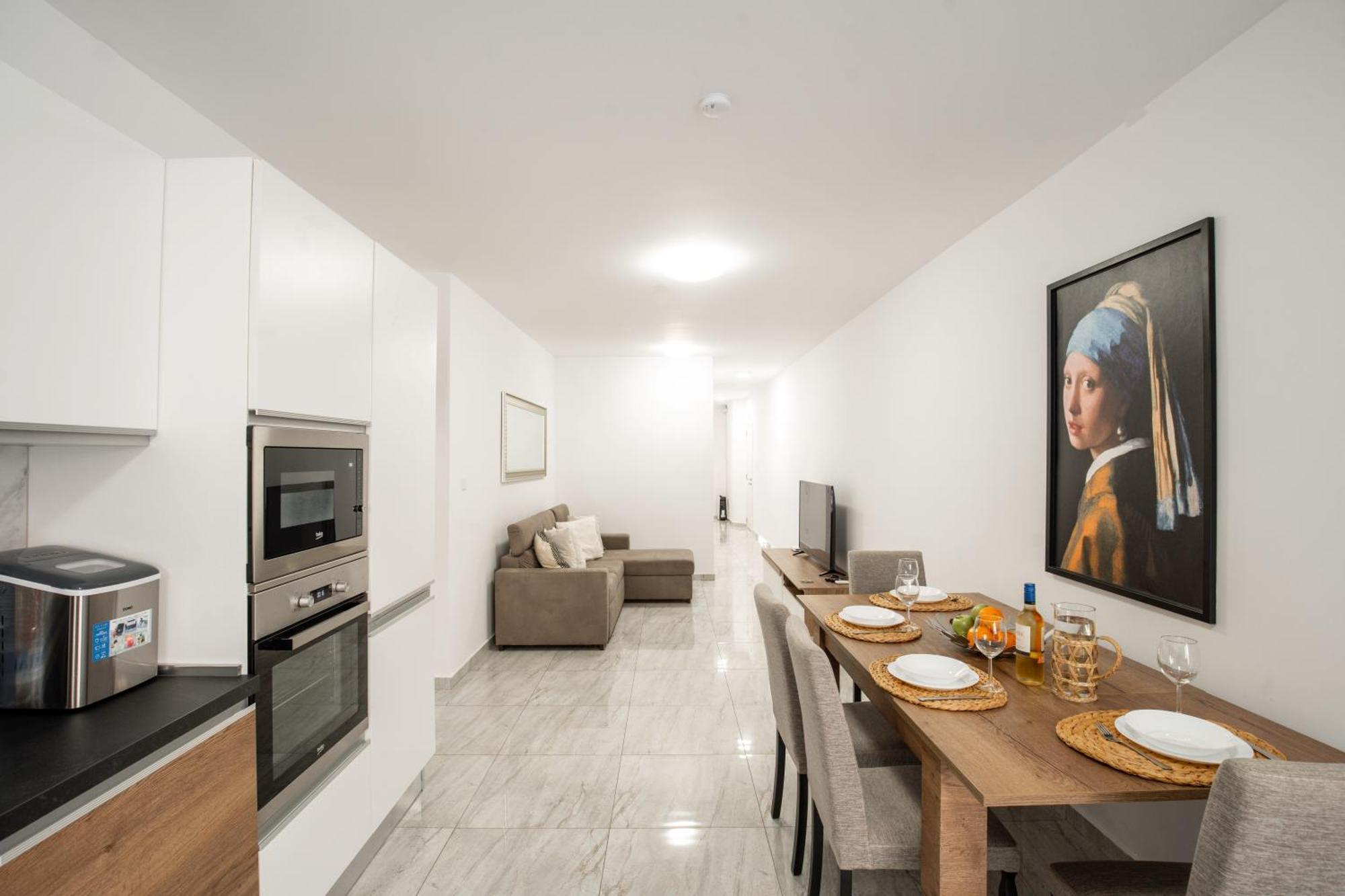 Brand New 2 Bed 2 Bath Apartment In Sliema By The Sea Екстериор снимка