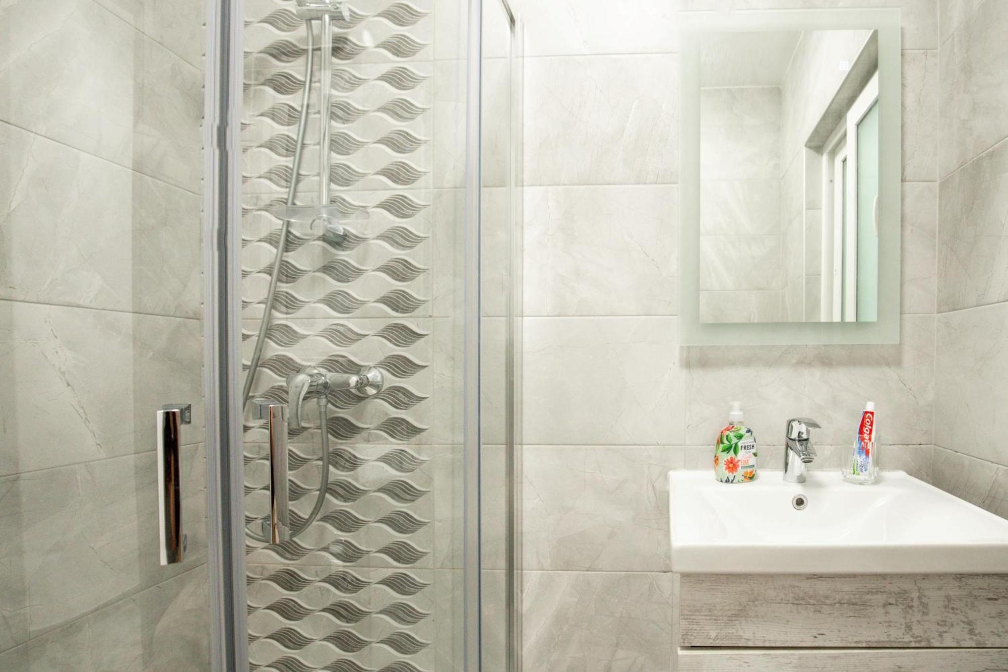 Brand New 2 Bed 2 Bath Apartment In Sliema By The Sea Екстериор снимка