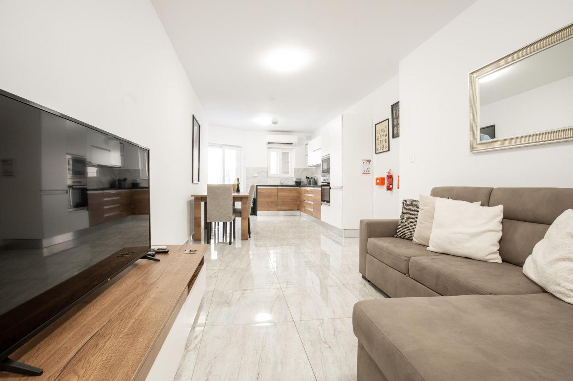 Brand New 2 Bed 2 Bath Apartment In Sliema By The Sea Екстериор снимка