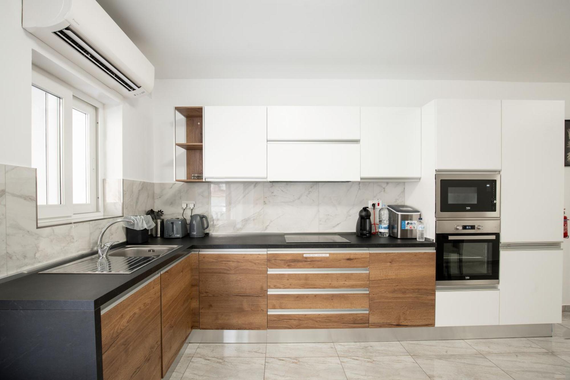 Brand New 2 Bed 2 Bath Apartment In Sliema By The Sea Екстериор снимка