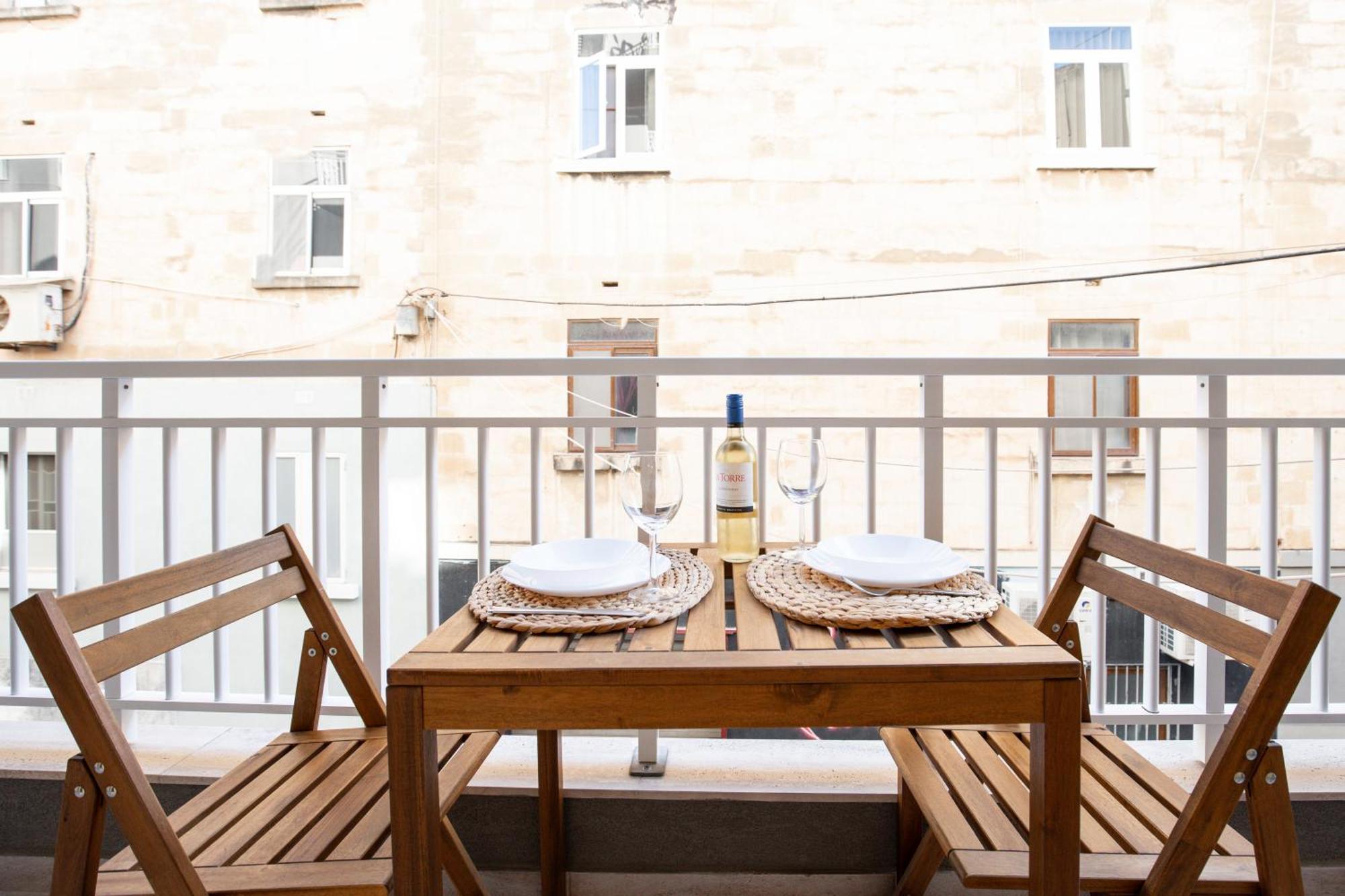 Brand New 2 Bed 2 Bath Apartment In Sliema By The Sea Екстериор снимка