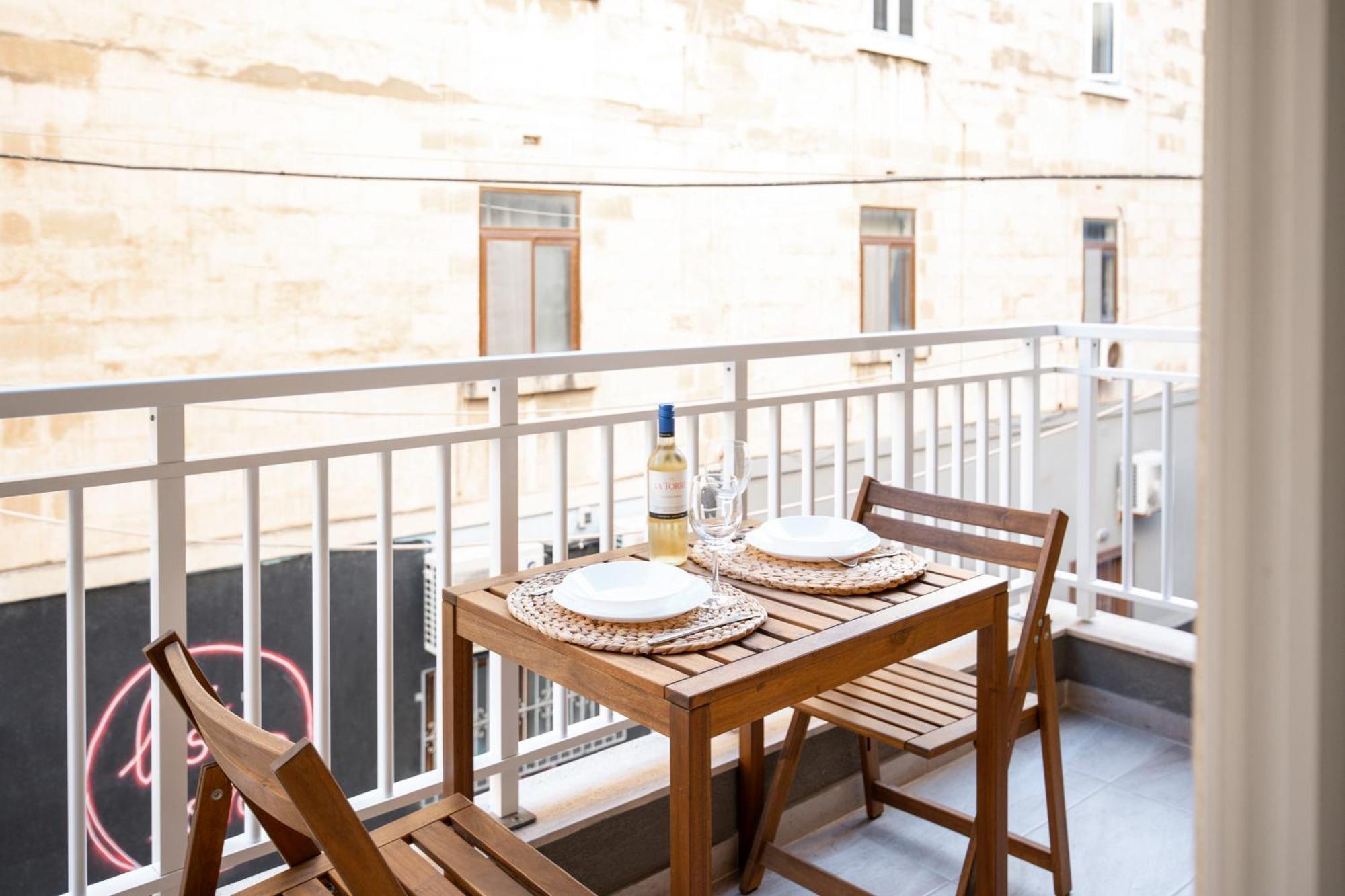 Brand New 2 Bed 2 Bath Apartment In Sliema By The Sea Екстериор снимка