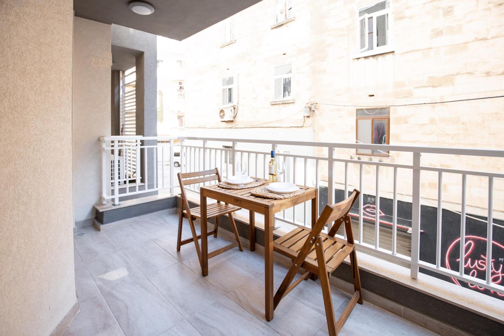 Brand New 2 Bed 2 Bath Apartment In Sliema By The Sea Екстериор снимка